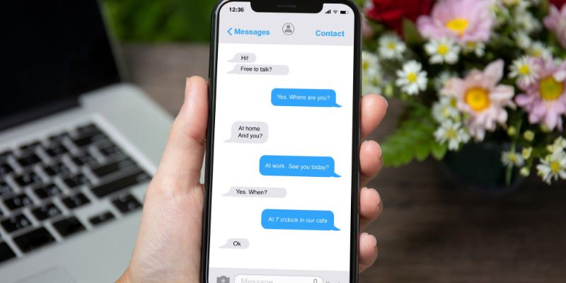 Someone change my status from Yahoo Messenger, how to avoid this