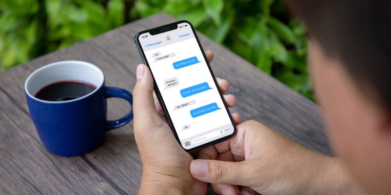 Someone change my status from Yahoo Messenger, how to avoid this